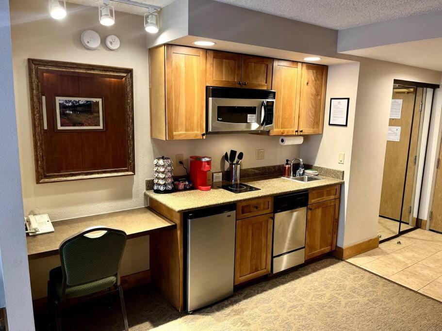 마운트크레스티드부트 Mt Cb Mountain Side With King Bed, Hot Tub, Pool & Kitchen! 아파트 외부 사진