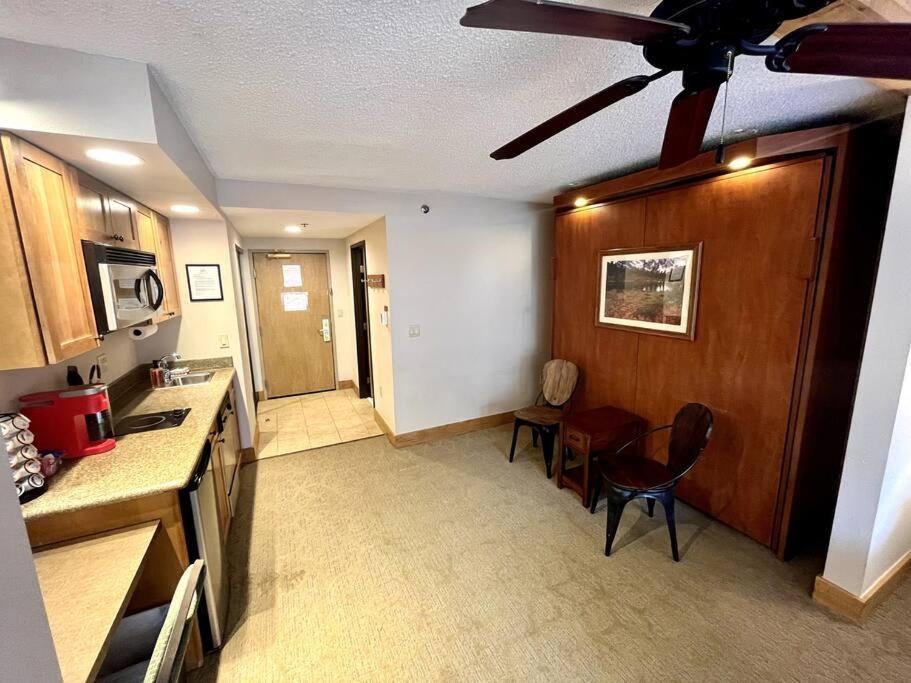 마운트크레스티드부트 Mt Cb Mountain Side With King Bed, Hot Tub, Pool & Kitchen! 아파트 외부 사진